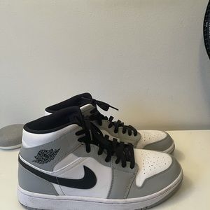 Jordan 1 Mid Light Smoke Grey Size 10 M